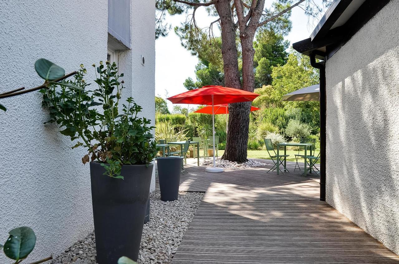 Ibis Salon De Provence Hotel Exterior photo