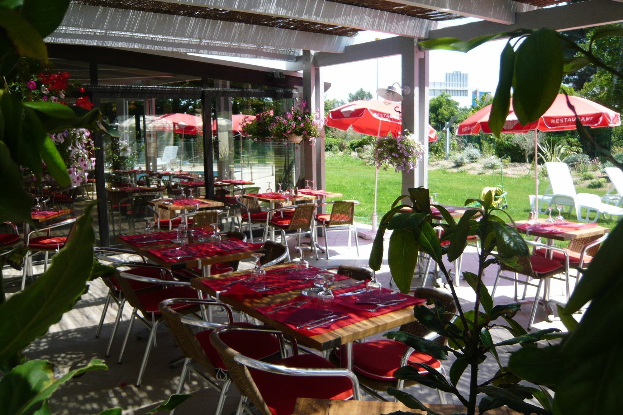 Ibis Salon De Provence Hotel Exterior photo