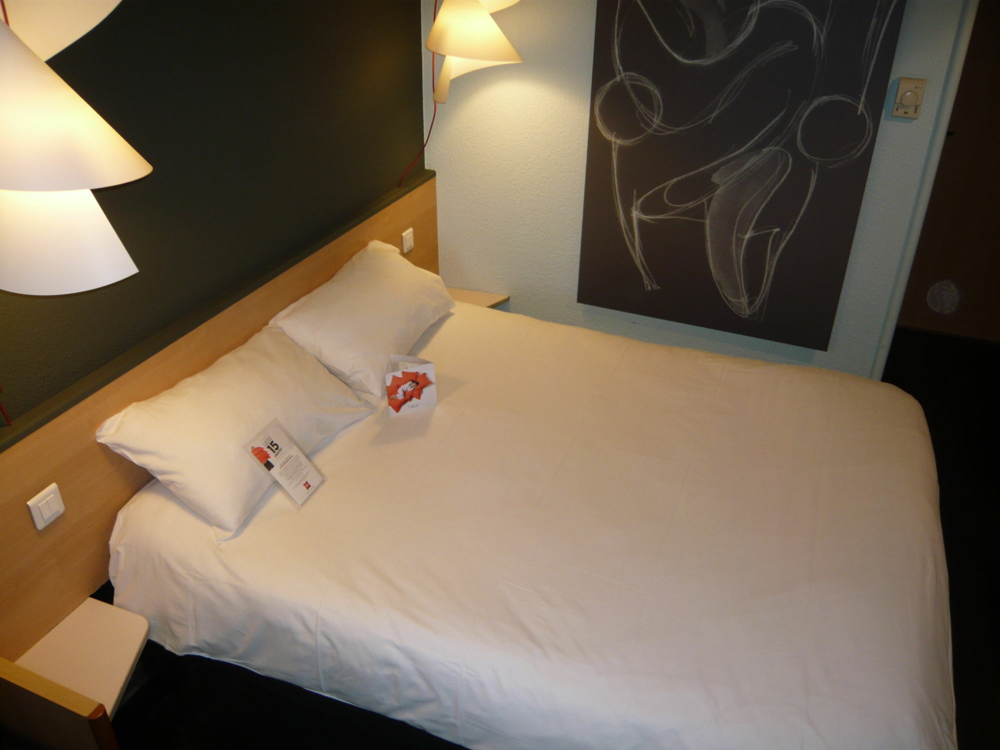 Ibis Salon De Provence Hotel Exterior photo